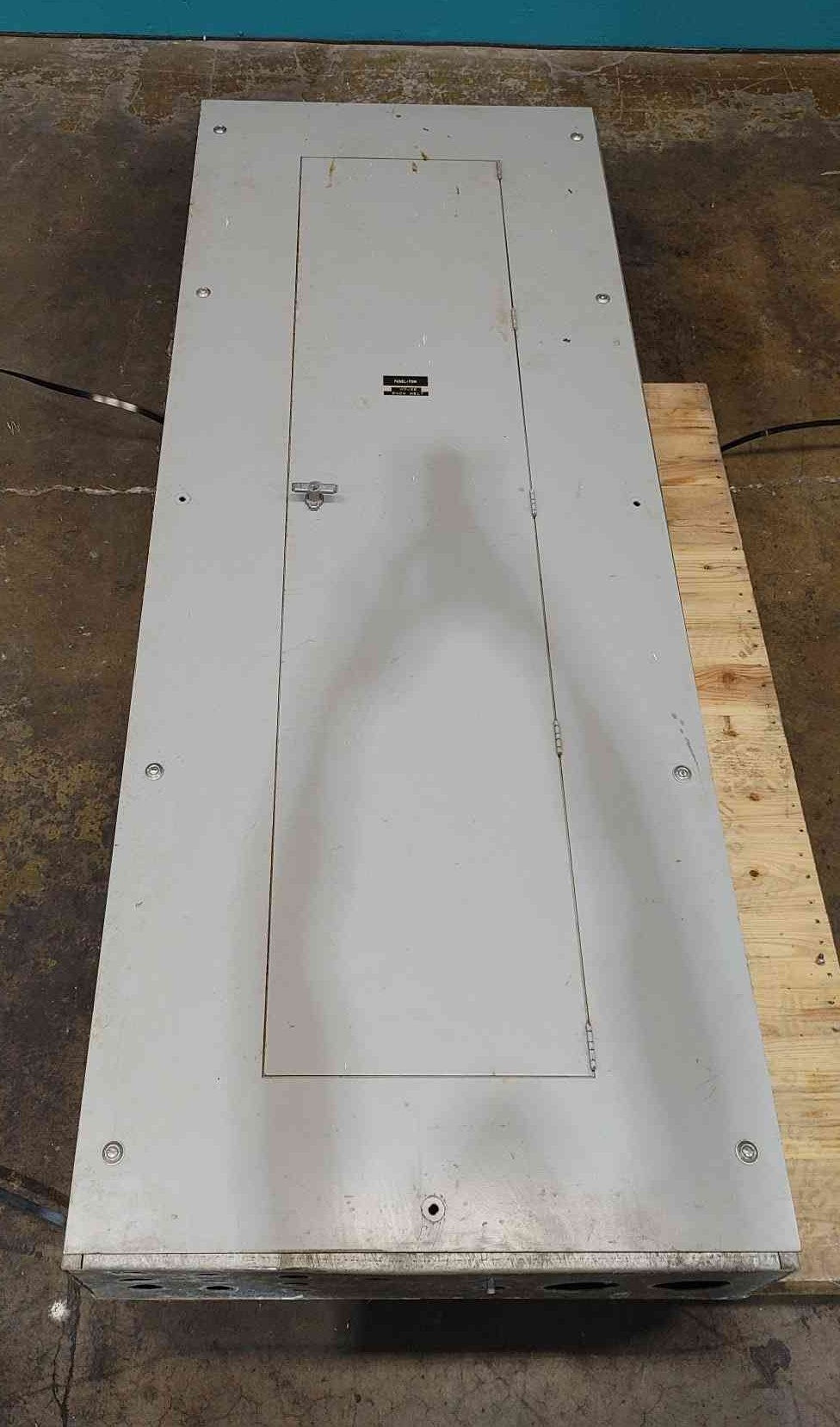 GE CCB 600A 240V 3PH Panelboard Enclosure 14x TED 50A 3-Pole Circuit Breakers