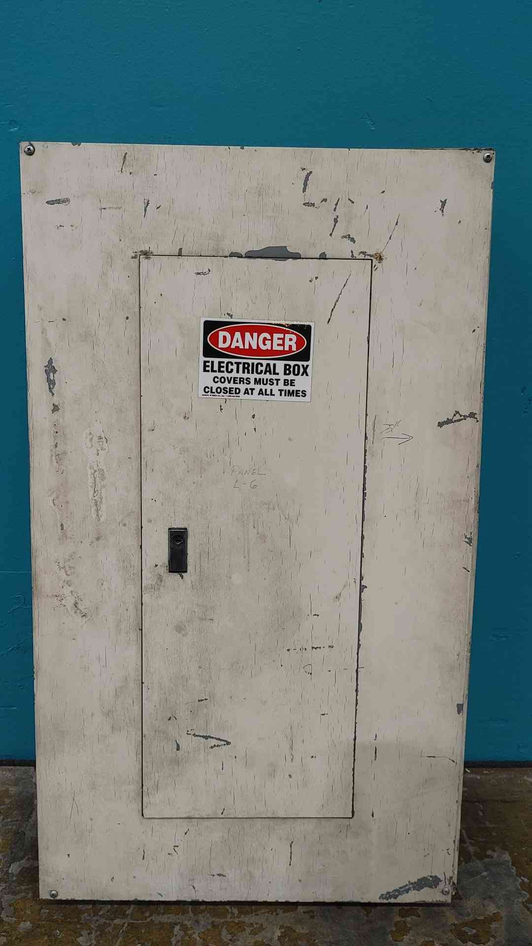 Square D NQOB Panelboard 120/208V 3PH 100A Main Breaker Panel Enclosure Loaded