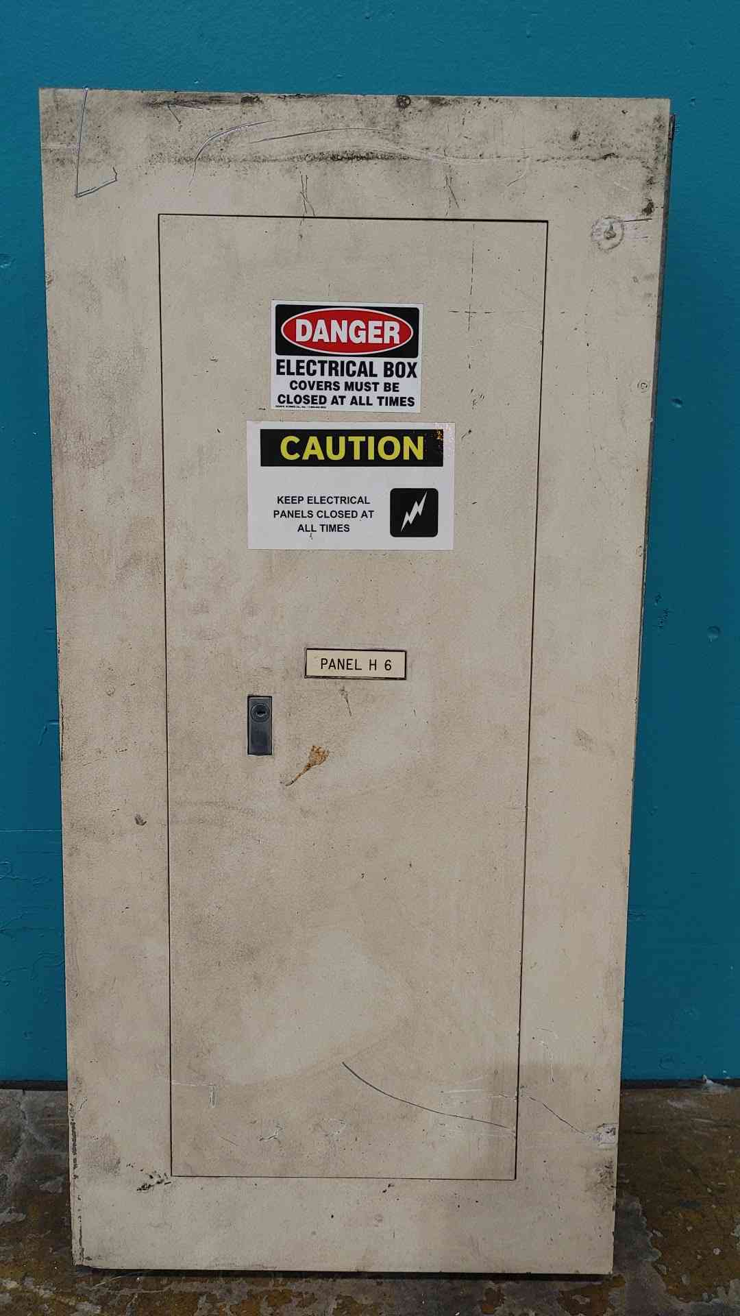 Square D NEHB Panelboard 277/480V 3PH 100A Commercial Panel Interior Loaded