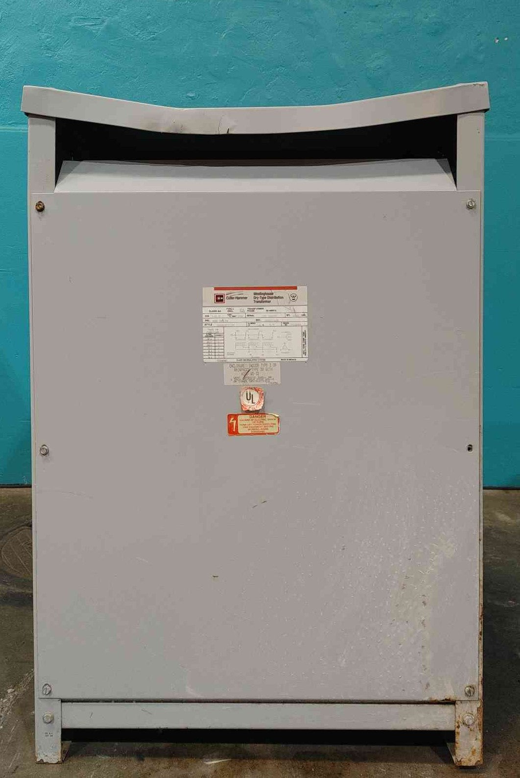 Cutler Hammer 112.5 kVA Transformer 480V to 208Y/120V 3Ph 112.5kVA V48M28T12H