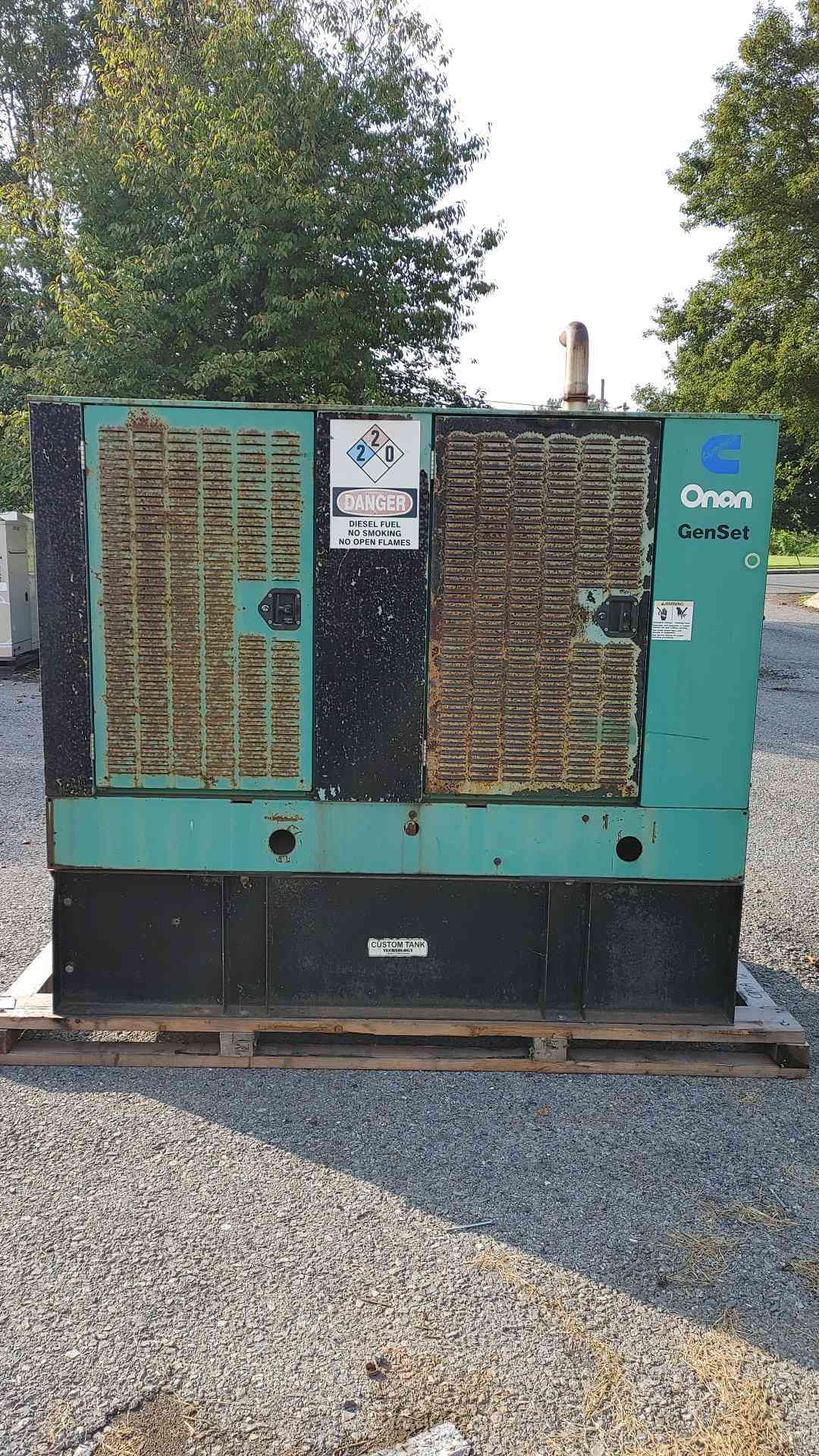 Cummins Onan 50DGCA 50 kW Diesel Generator 120/240V 277/480V Subbase Tank 742Hr