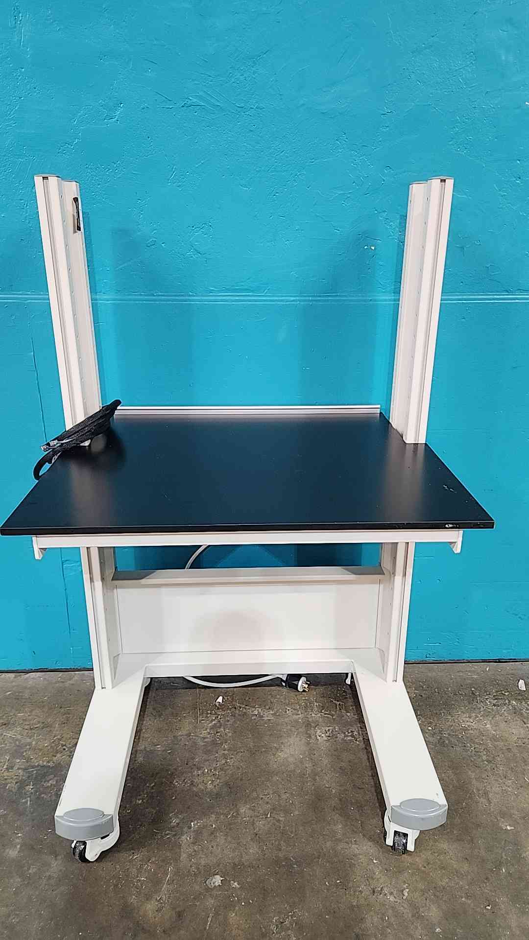 Rolling 3' Lab Desk W/ Black Countertop (SKU: 115144)