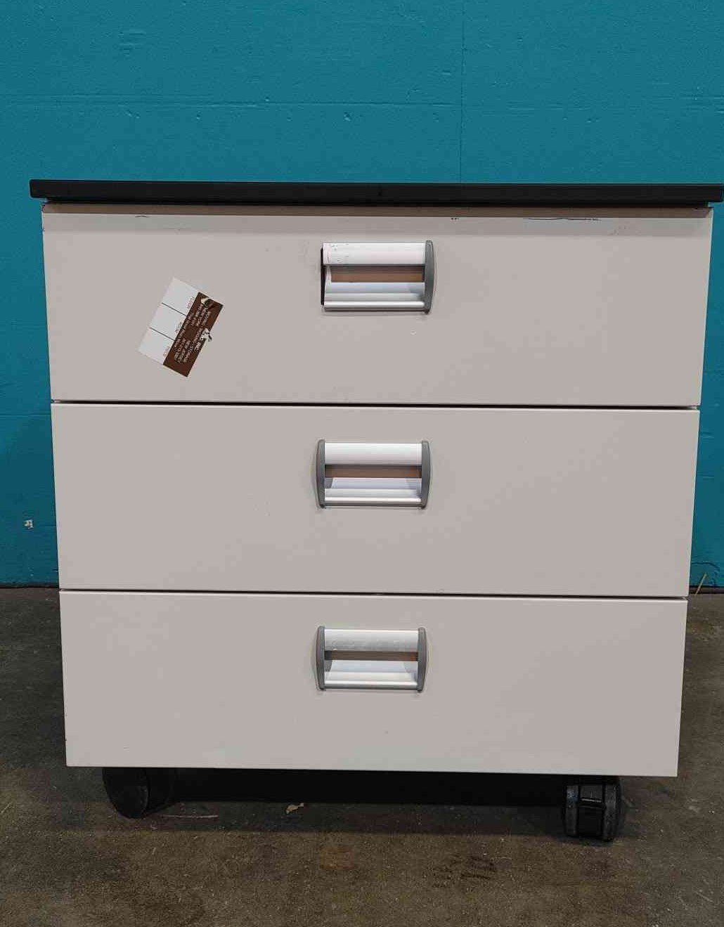 26" 3 Drawer Lab Cabinet On Wheels (Sku 115131)