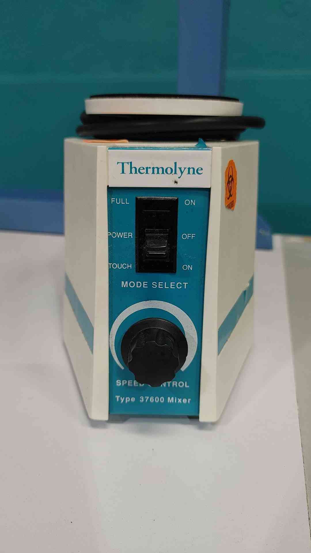 Thermolyne Maxi Mix II M37615 Type 37600 Benchtop Lab Vortex Mixer 120V