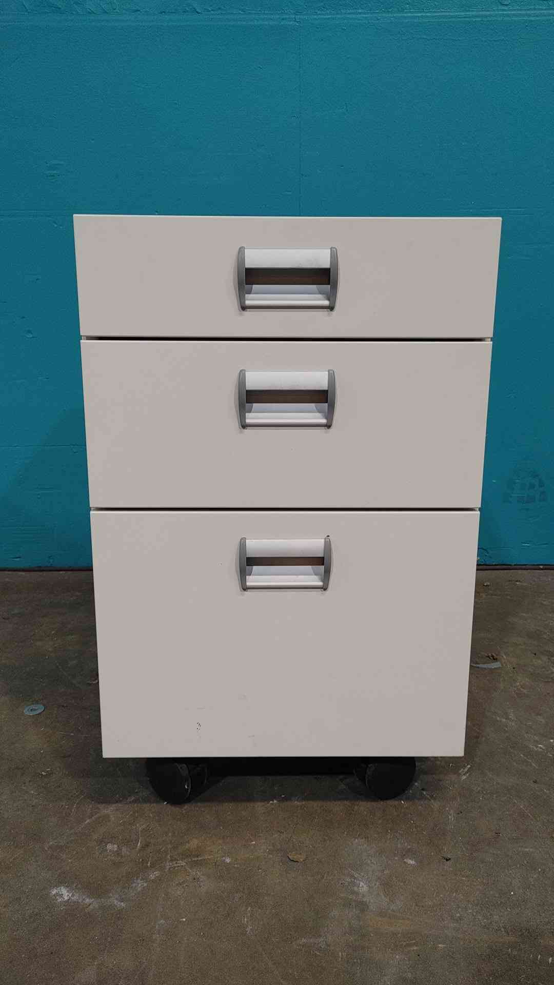 18 Inch Mobile Pedestal File Cabinet 3 Drawer Rolling Lab Office Under Desk