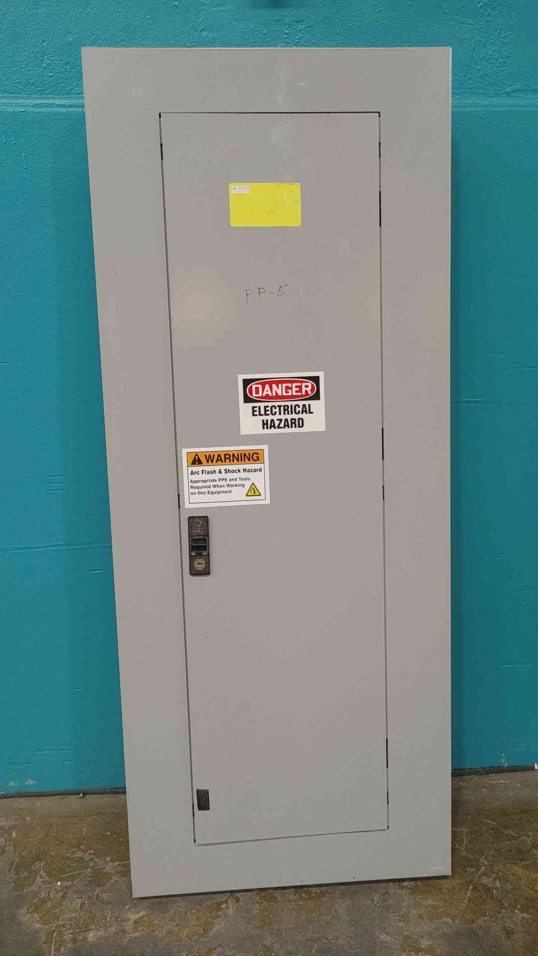 GE A-Series 225A Panelboard AQF3422AB 208Y 120V 42 Space Loaded Breakers 100A