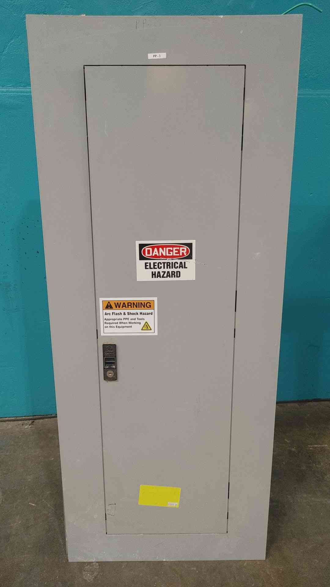 GE A Series Loaded 100A Panelboard W 14 3-Pole Breakers 100A 60A 30A 15A AF49S Cover
