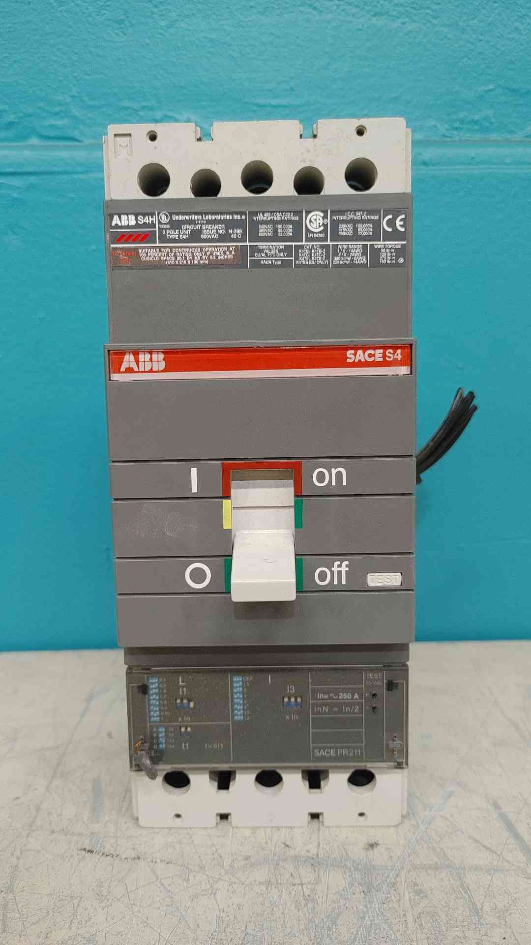 ABB SACE S4 S4H 250A 3 Pole Circuit Breaker 600V PR211 Trip Unit 250 Amp 65kA