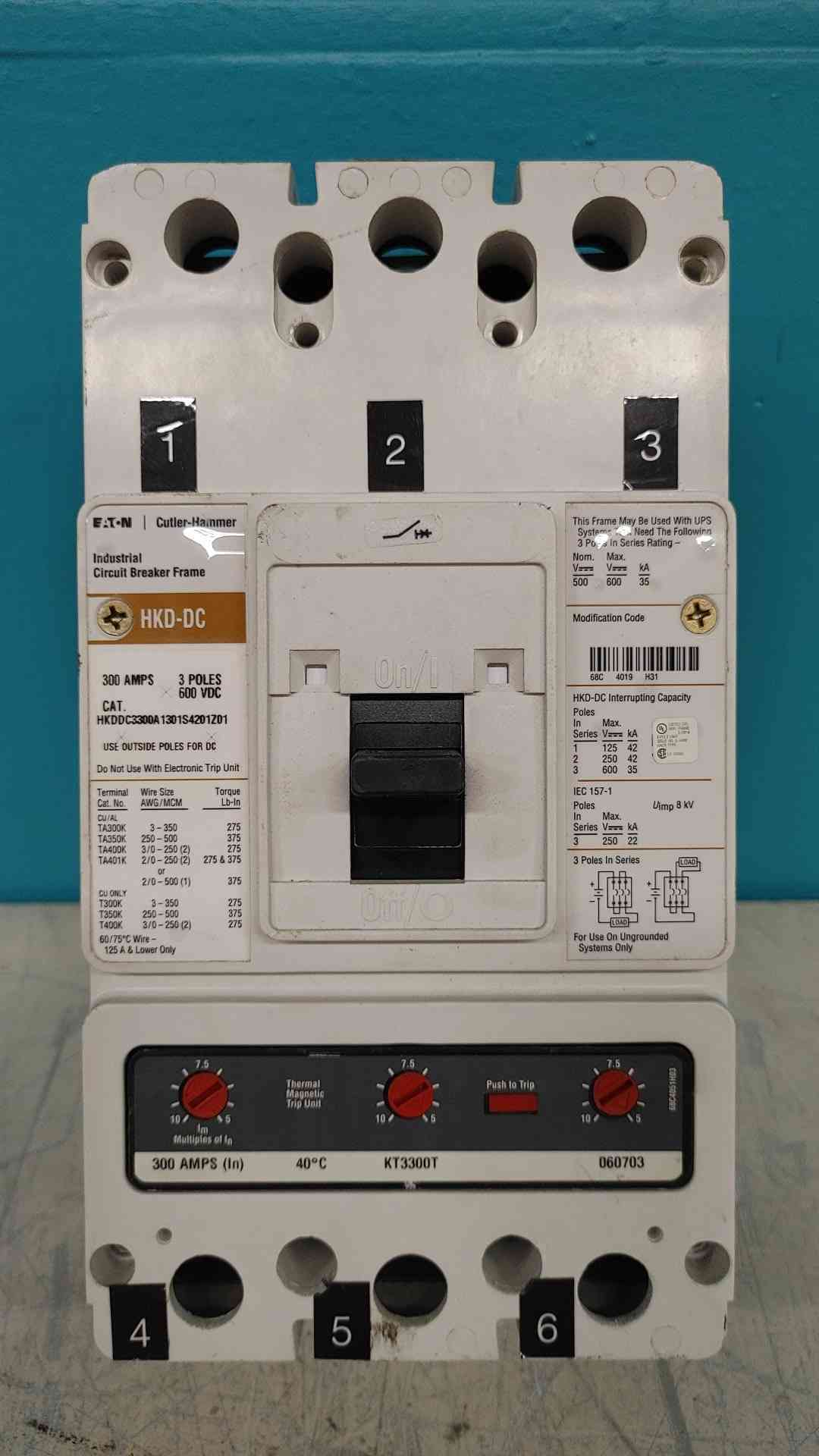 Eaton Cutler Hammer HKD-DC 300A 3P 600VDC Circuit Breaker HKDDC3300A KT3300T Trip