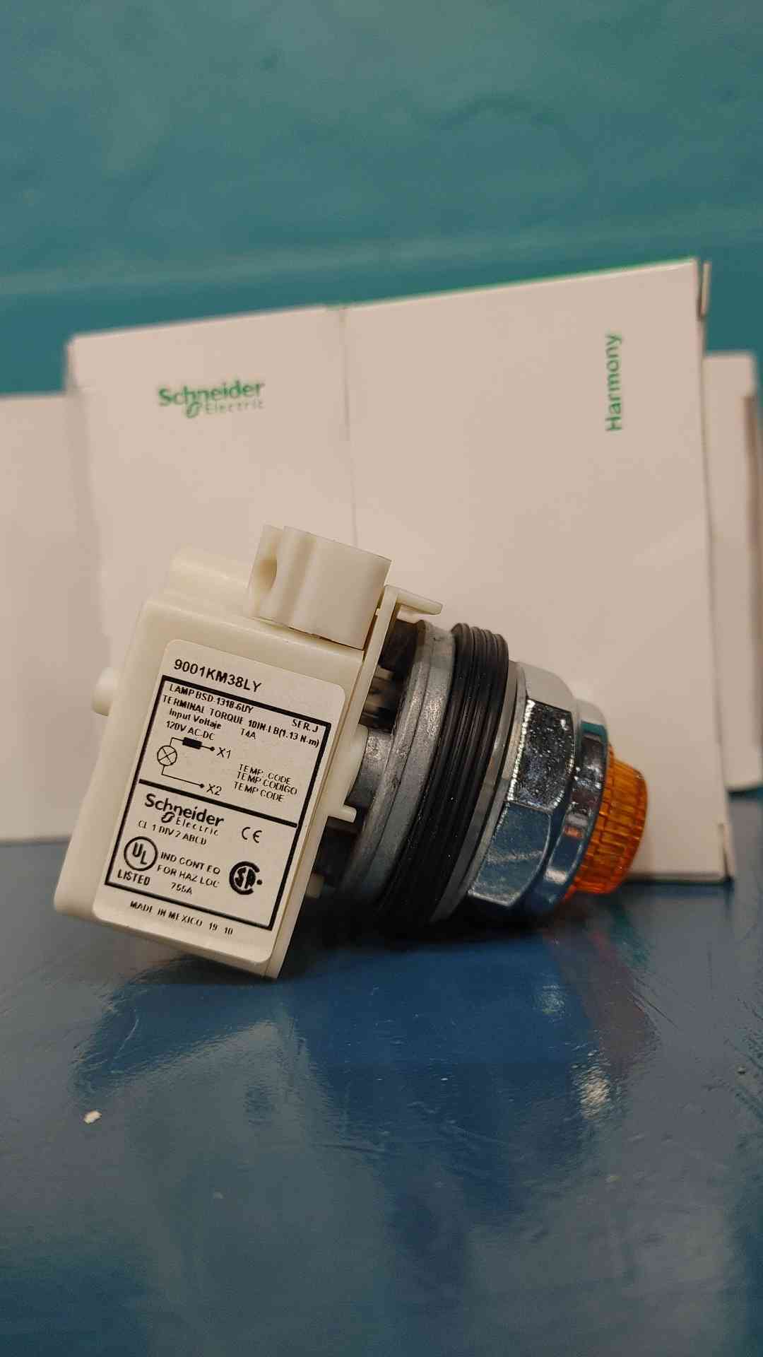 NEW Square D 9001KM38LY 30mm Amber Pilot Light Assembly 120V AC/DC Yellow LED NIB