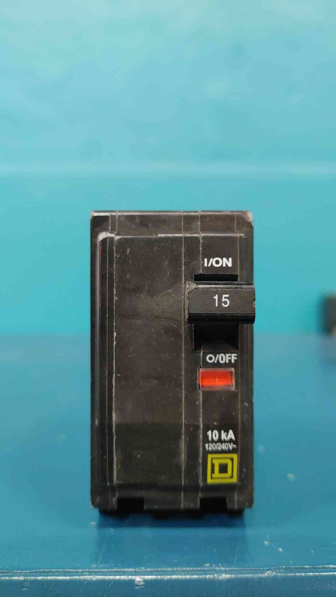 Square D QOB215 15 Amp 2 Pole Bolt-On Circuit Breaker 120/240V 10kA QOB 2P 15A