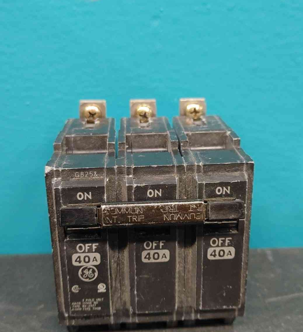 GE THQB32040 40 Amp 3 Pole Bolt On Circuit Breaker 240V THQB 40A 3P