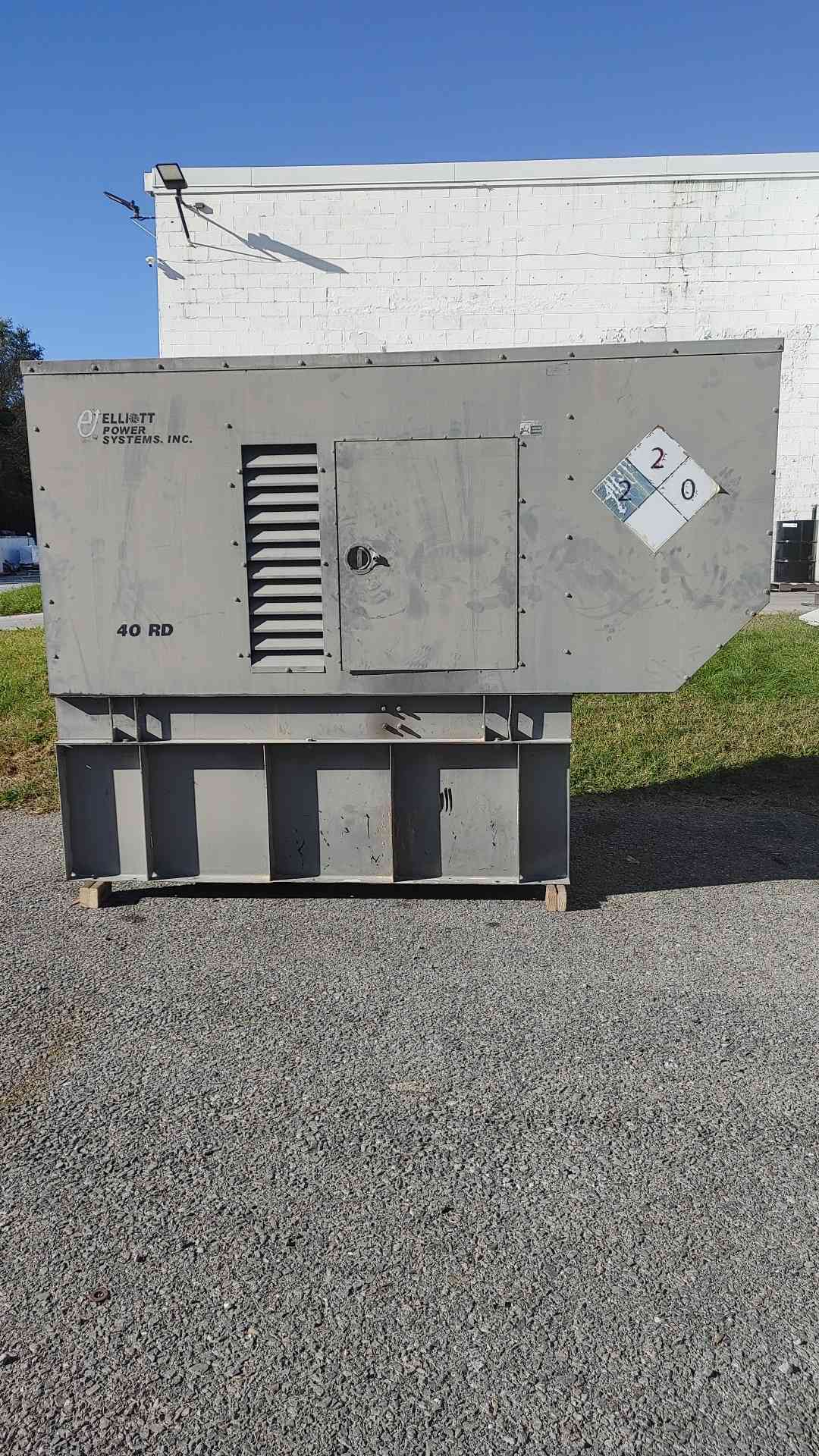 Elliott Power Systems 40 kW Diesel Generator Isuzu 4BG1 120/240V 40RD Enclosed 973h TESTED
