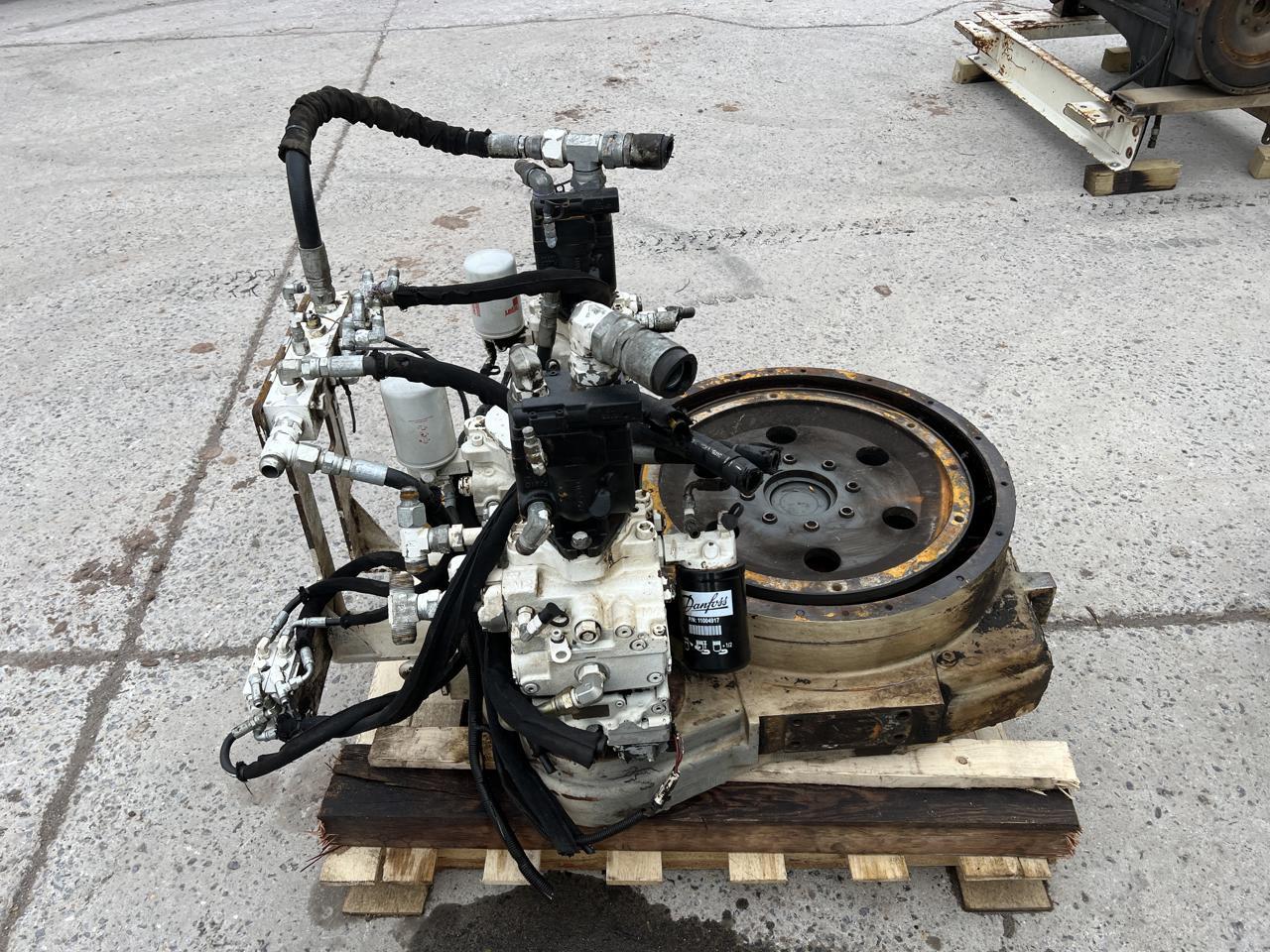 Hydraulic Drive Adaptor with SAE 0, 18 in. Ind. Input and Output with 3 Heavy Hydraulic Pad Mounts for Hydraulic Pumps