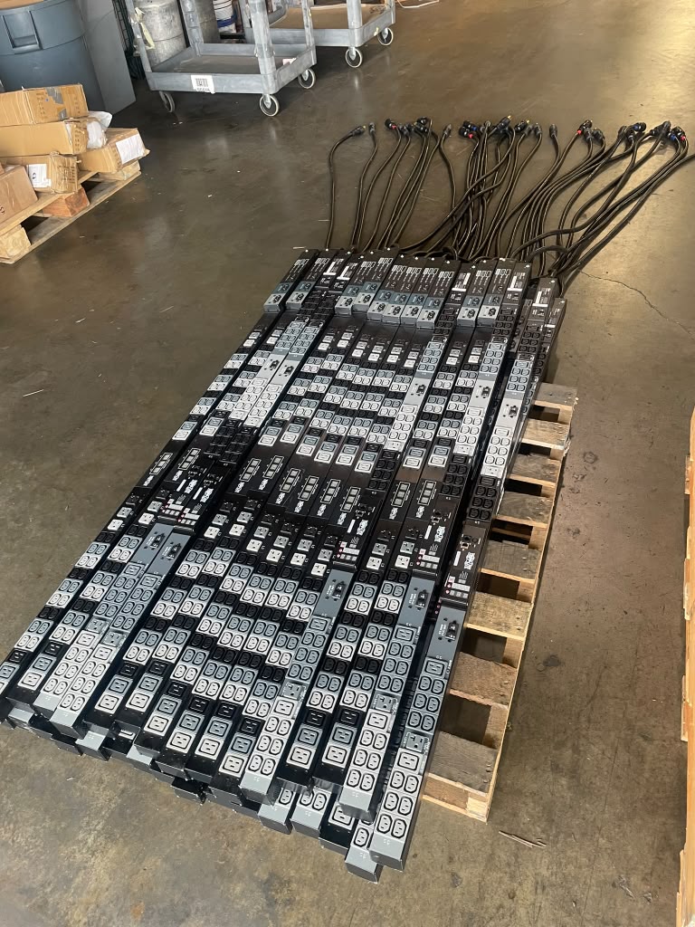 Tripp Lite PDU3VN6L2130 3-Phase Monitored 0U Rack PDU 208V 24A L21-30P C13 C19