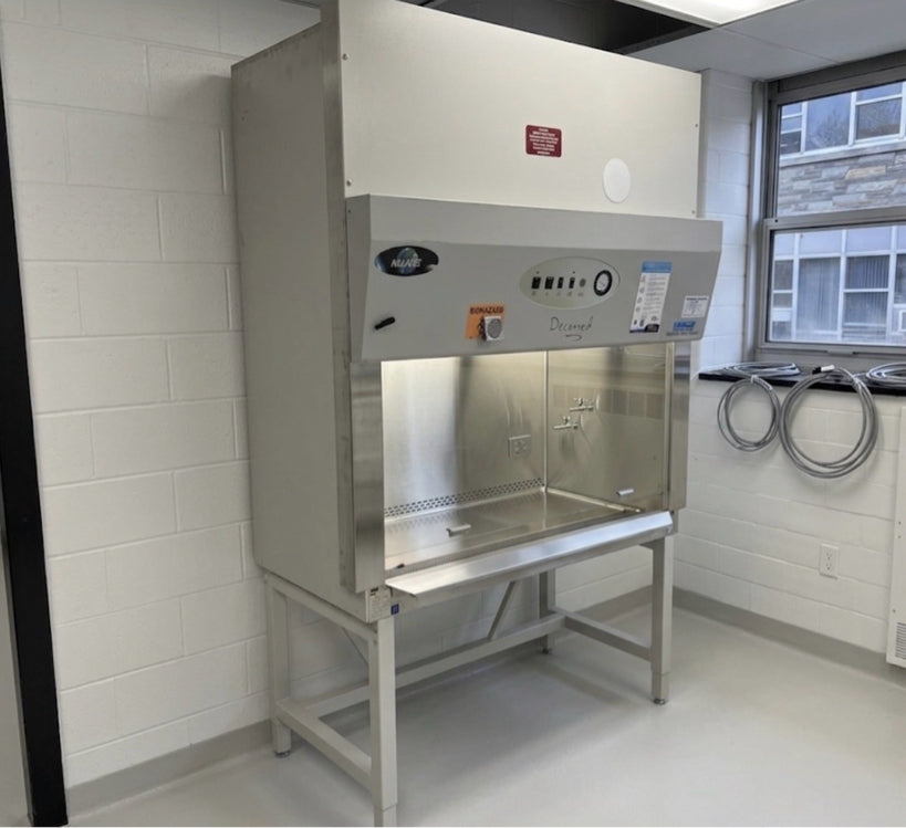 NuAire Labgard Class 2 Type A2 Biological Safety Cabinet Fume Hood 115V 1PH 12A NU-425-400
