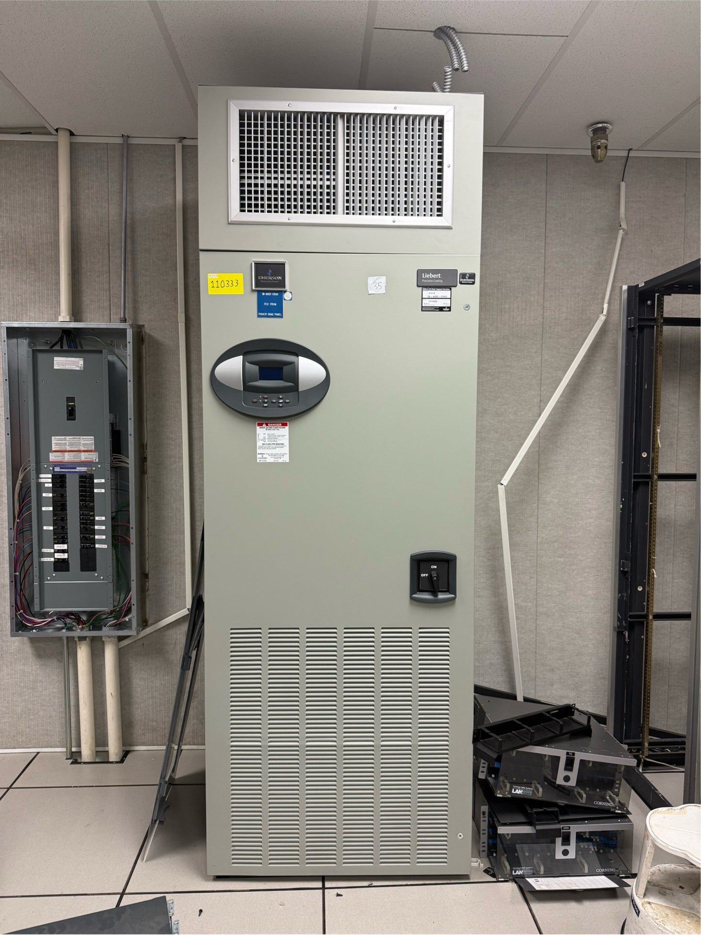 Liebert CRAC CRAH 6 Ton Chilled Water Upflow BU086C-AMEI468A '09 (SKU: 110333)