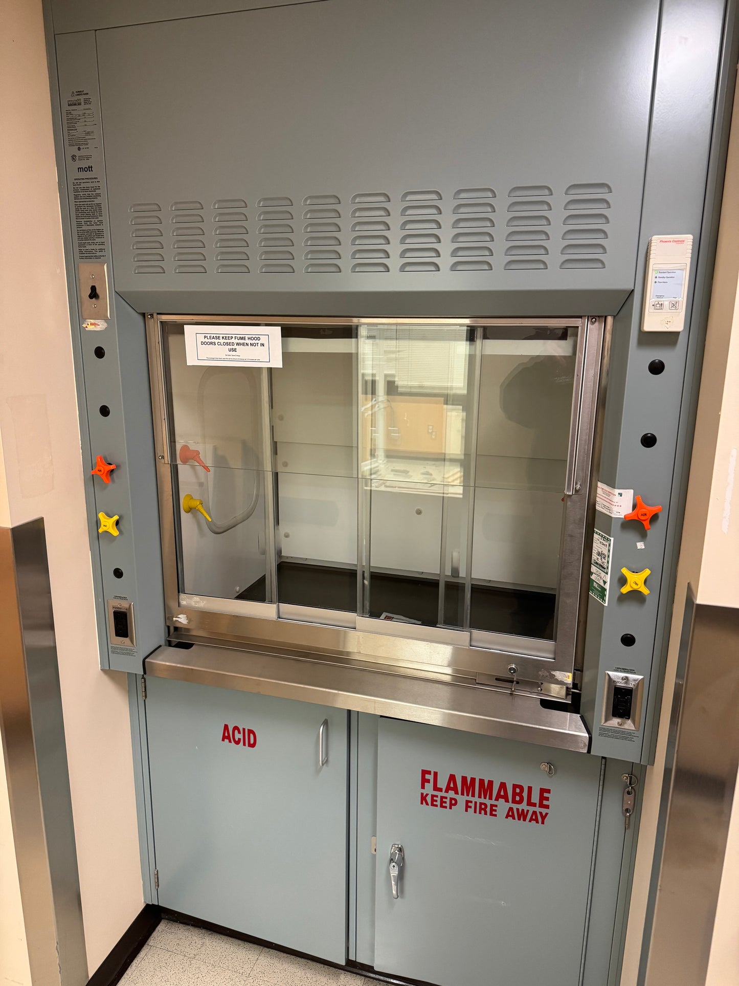 Mott 4' 120V 1PH Fume Hood 7226050 W/Base Laboratory Chemical Use (SKU: 112369)