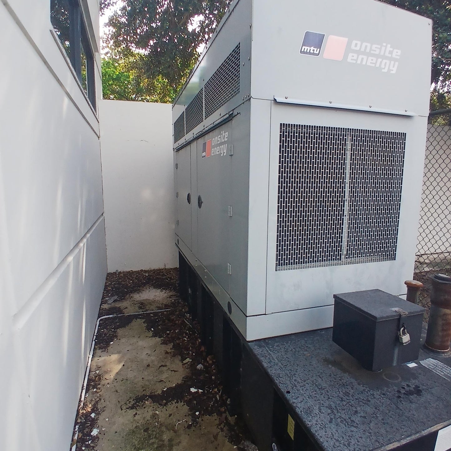 180KW MTU Diesel Generator John Deere 6068 277Hrs TESTED