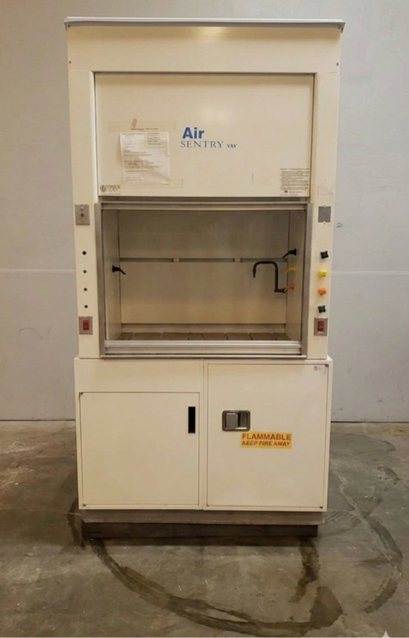 Lab Crafters Air Sentry 4' High-Performance VAV Fume Hood Low-Flow S6LLST10394