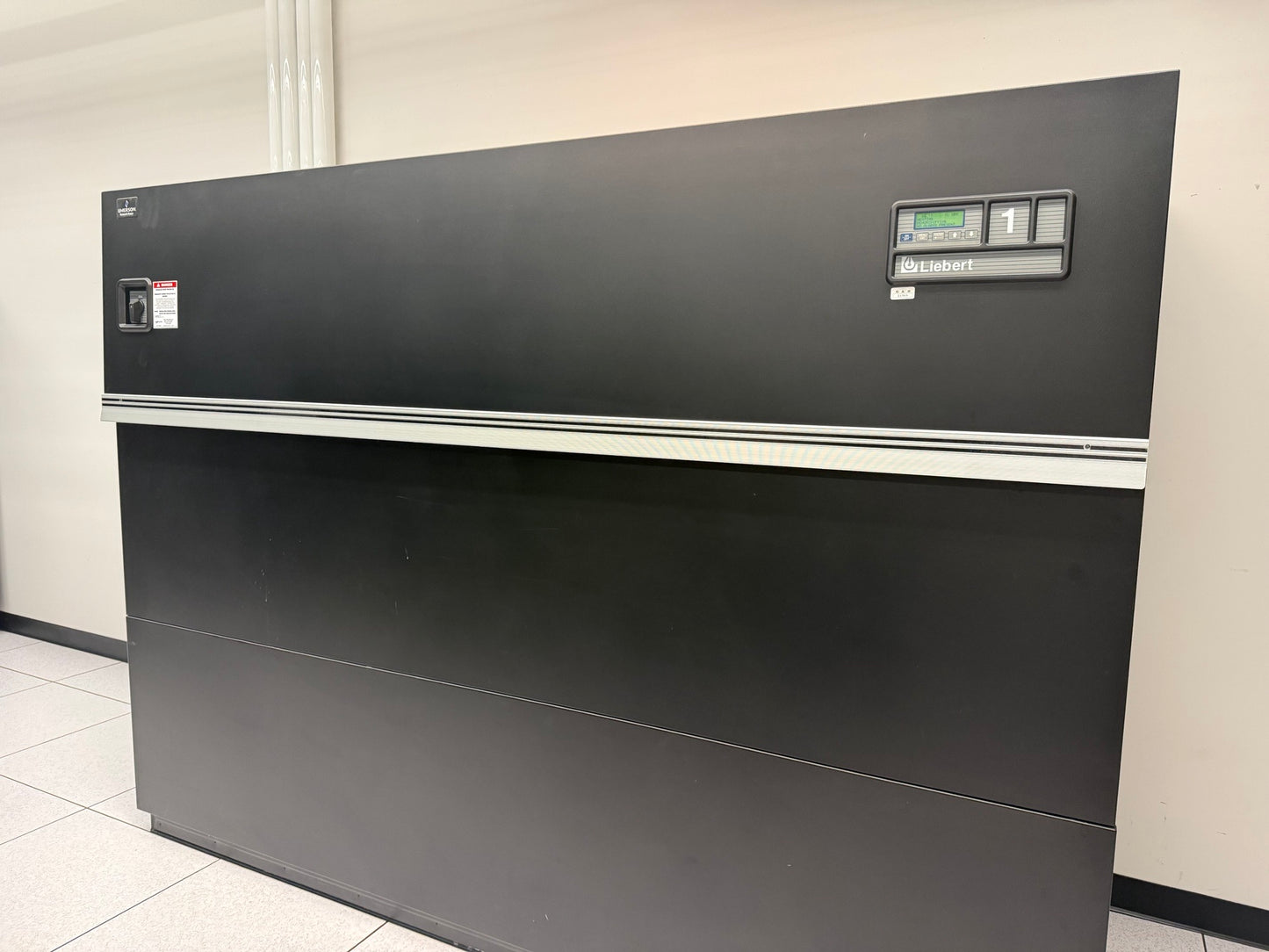 Liebert DH245AUAAEI Deluxe System 3 CRAC 20 Ton AC Unit 460V 3PH