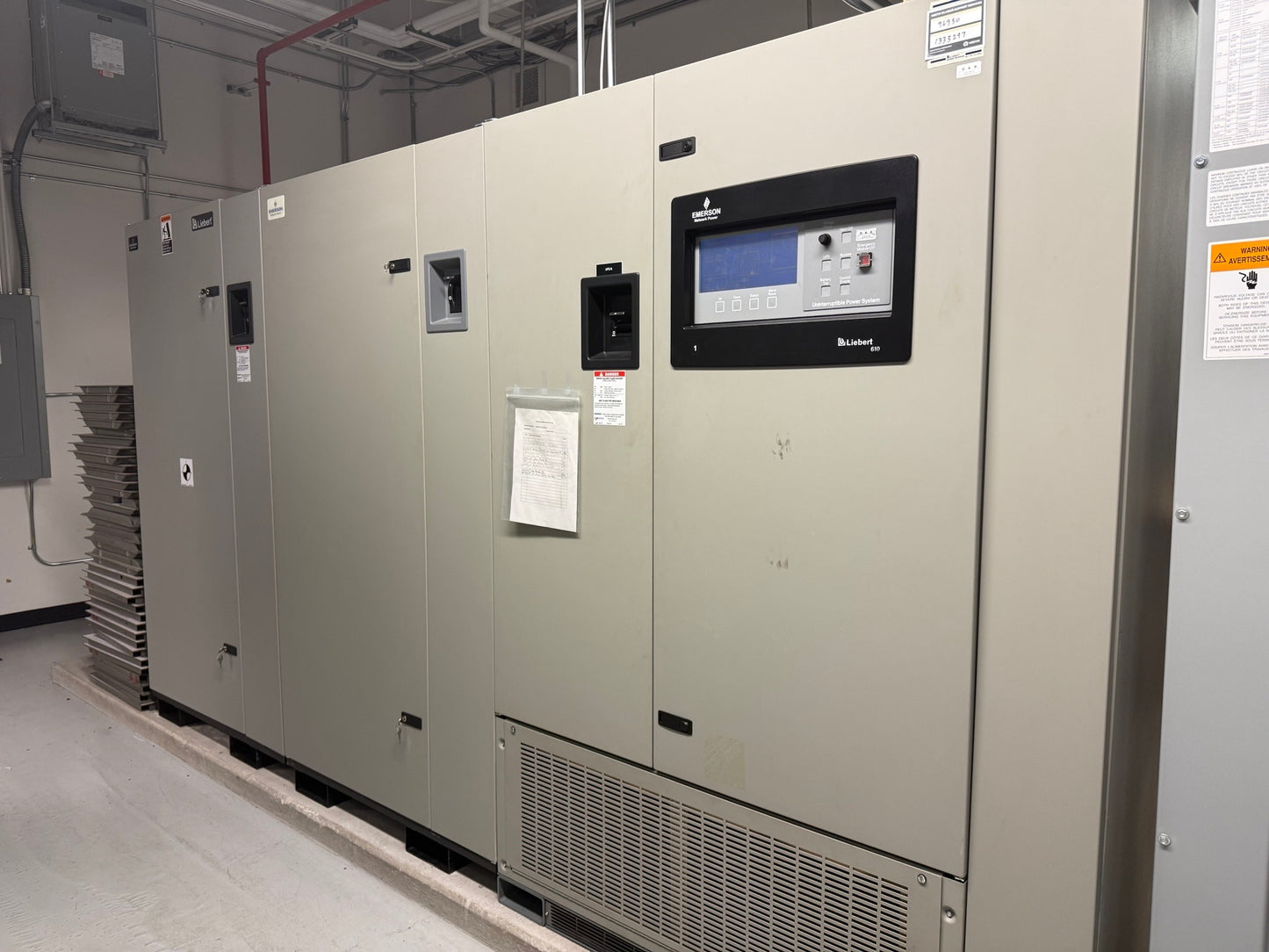 Liebert 225 kVA 480V 3 Phase Industrial UPS System U39SA229AAAD971 Series 610