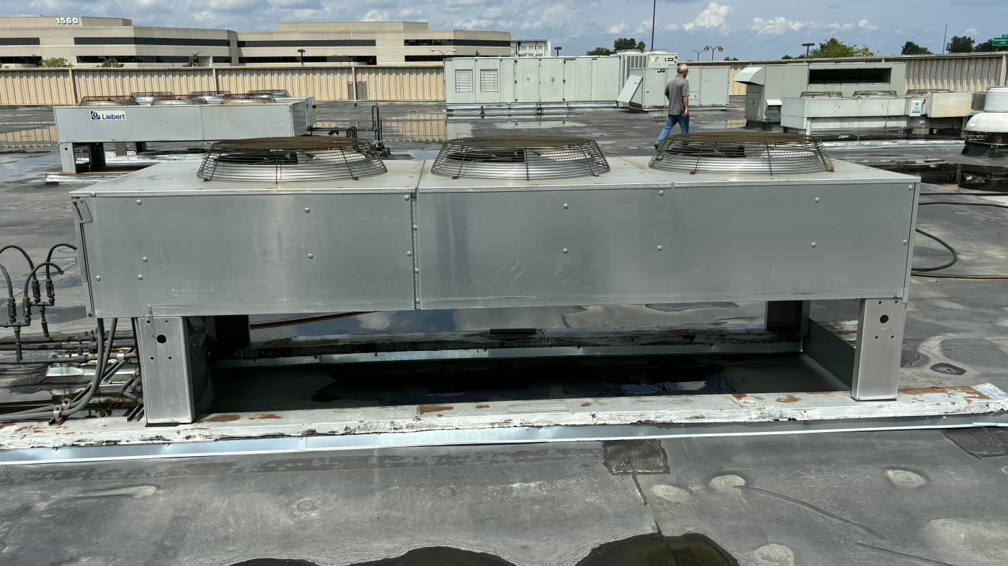 Liebert TCDV308-A Outdoor Air Cooled Condenser 3-Fan 460V 3PH Data Center