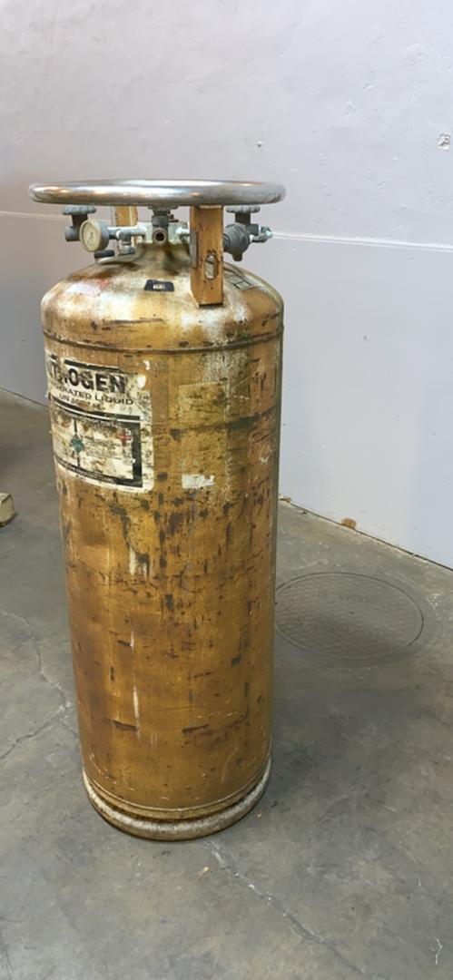 Liquid Nitrogen Storage Tank