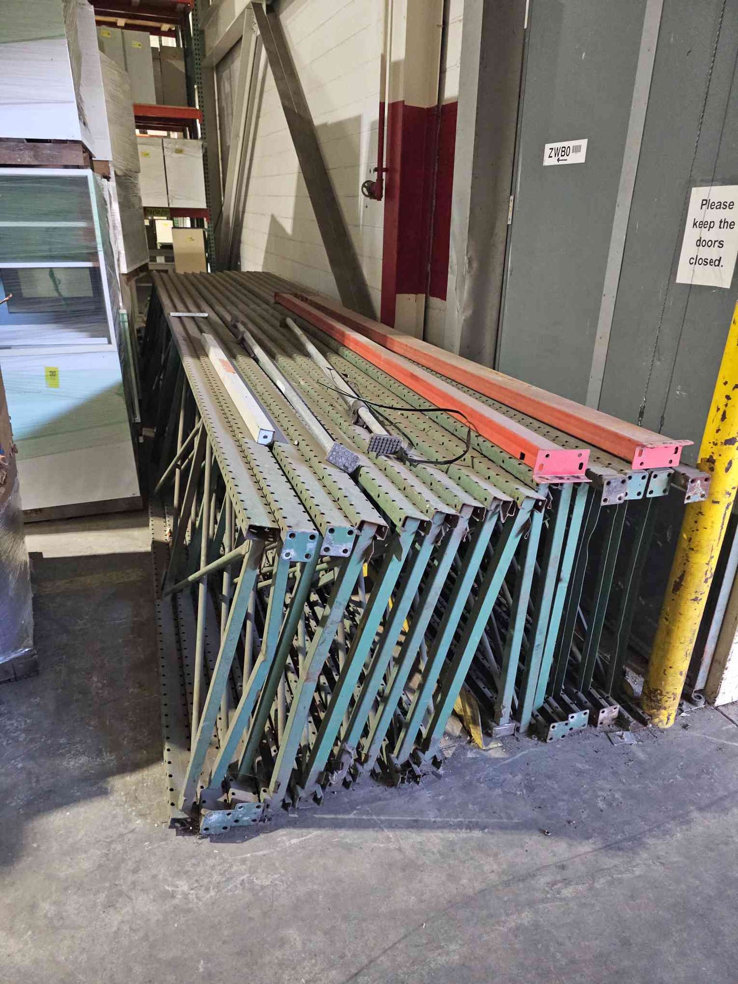 20'x42"x3' Pallet Racking Uprights (111125).