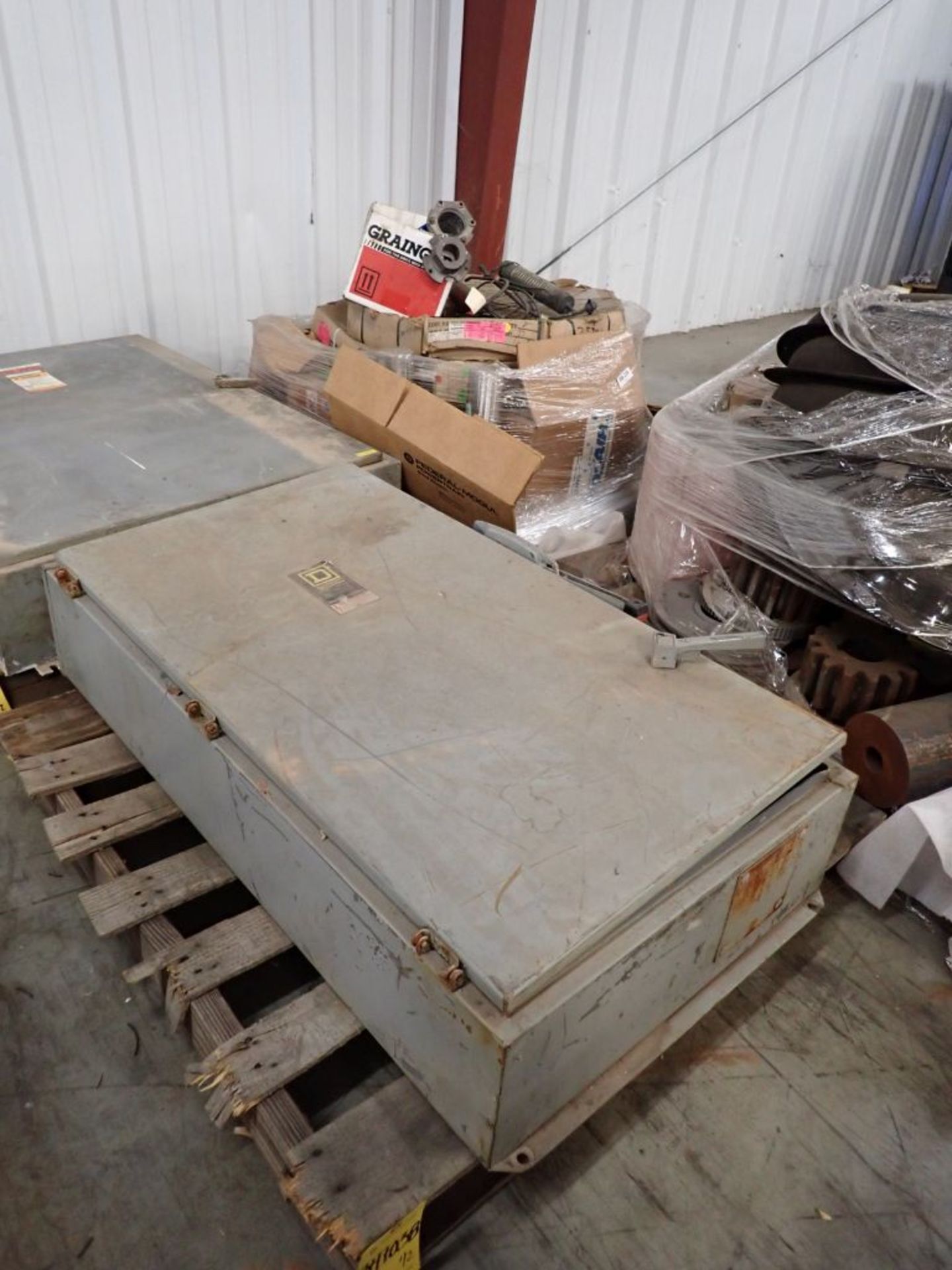 Square D 400A Heavy Duty Safety Switch and Enclosure HU365AWK 600V 3PH