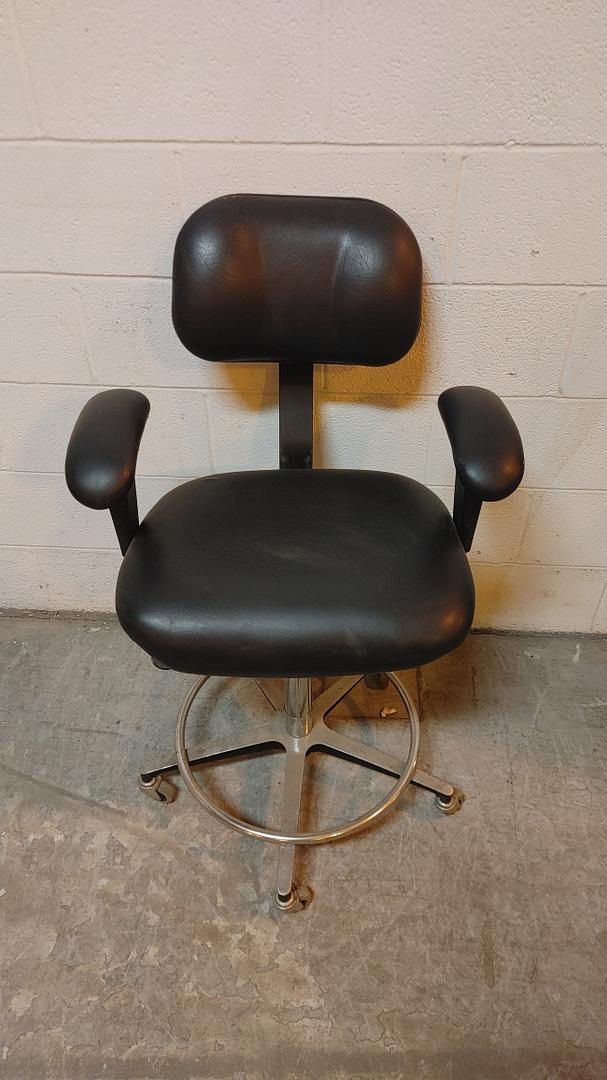 VWR Black Leather Lab Chair Swivel Wheels Arm Rest Adjustable(S6LLST11633)