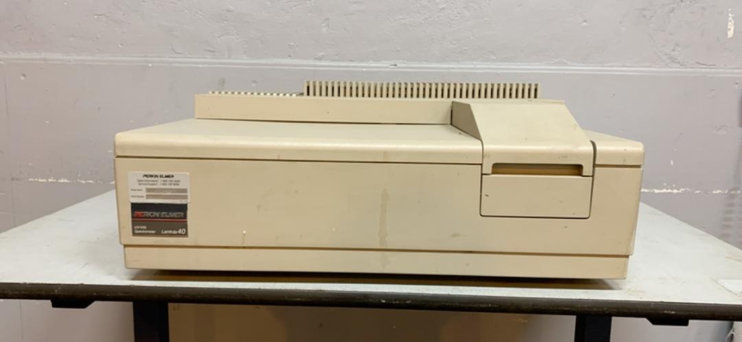 UV Vis Perkin Elmer Spectrometer Lambda 40 in working condition (S6LLST6423)
