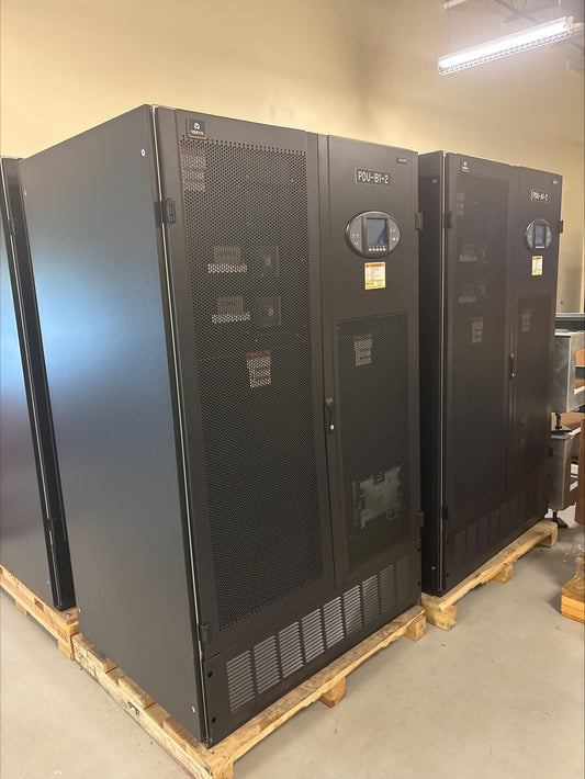 300KVA Liebert FPC PDU Model FPA30C817HS9171 480 208/120 3ph 370A