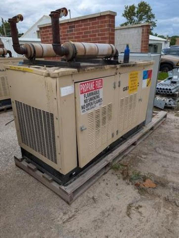 35KW Generac 99-A07732-S Nat Gas LP Generator 1PH '99 TESTED