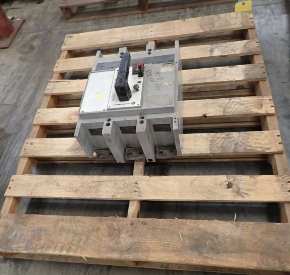 1600A GE PowerBreak TPMM56M Circuit Breaker