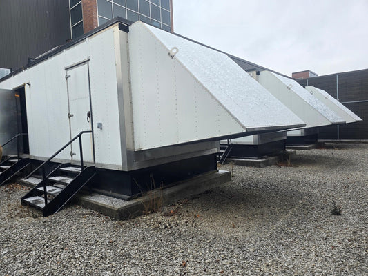 MTU Detroit Diesel 16V4000 2MW 2000kW Medium Voltage Generator Enclosed 13200V 703 Hrs 6MW Paralleled