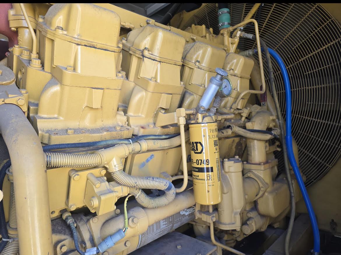 750KW Caterpillar 3508 Engine Diesel Generator 743 Hrs