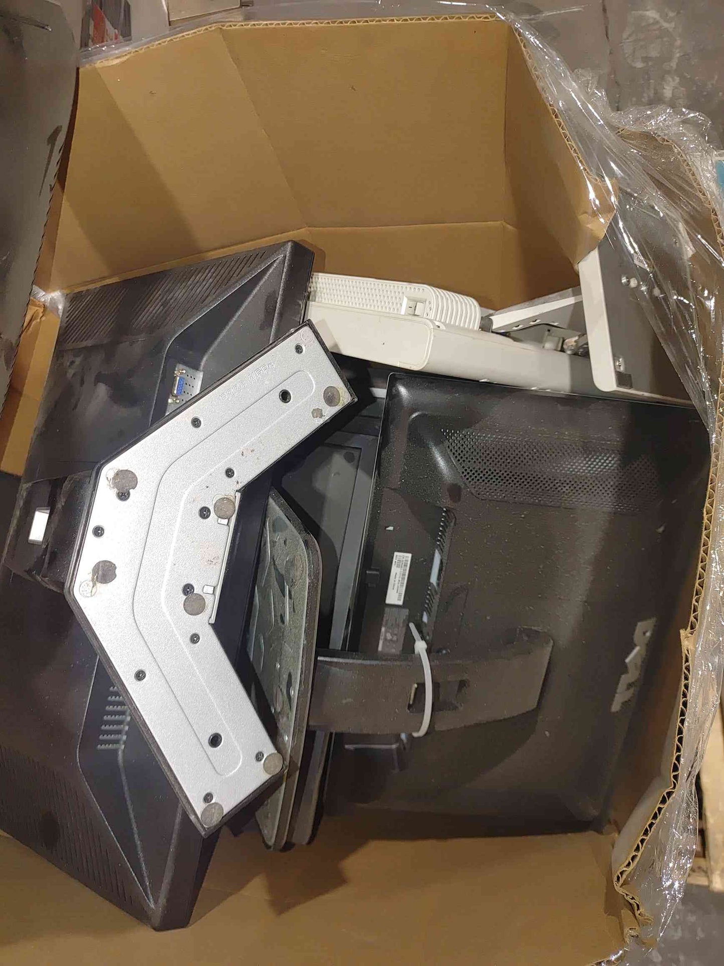 Lot Of 12 Computer Monitors (SKU: 113910)