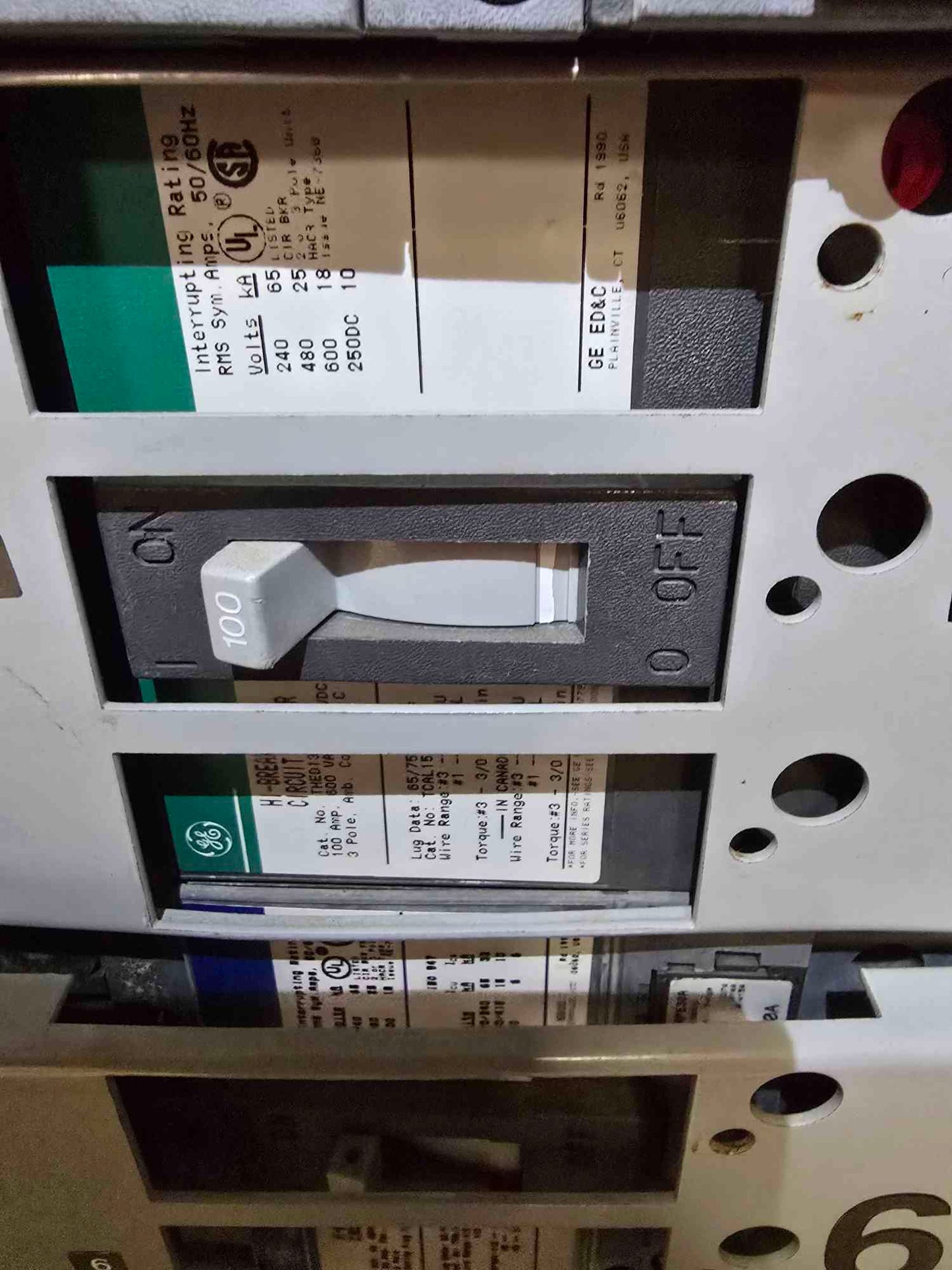 1200A Spectra Series Power PanelBoard 480v 3PH 6 Breakers