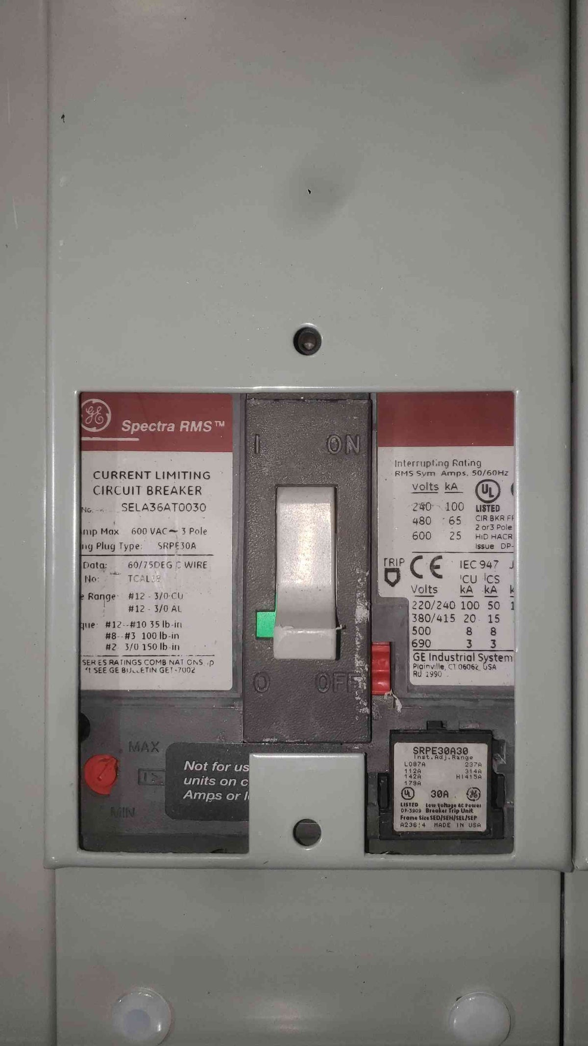 GE Spectra Series Power Panelboard 480V 3-Phase Populated 16x 3-Pole Breakers AsIs