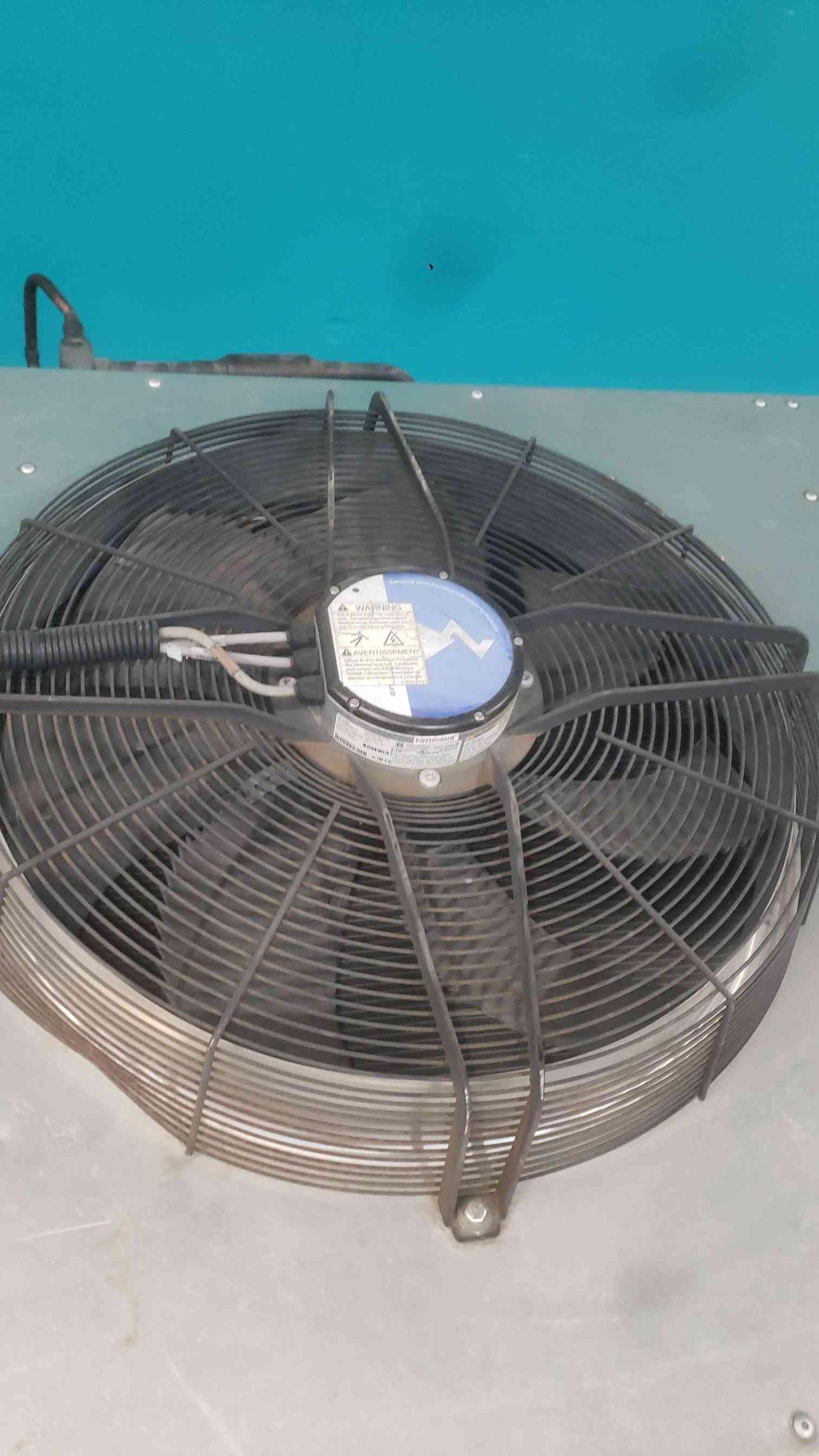 Vertiv Liebert 460V 3Ph Air Cooled Condenser MCS056E8ADS889 2x Ziehl Abegg EC Fan