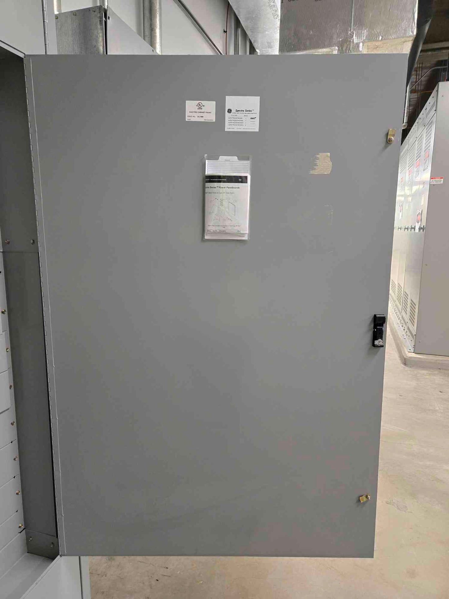 GE Spectra Series 480V Power Panel Board W/ 800A Main & 175A Dist (SKU: 107726)