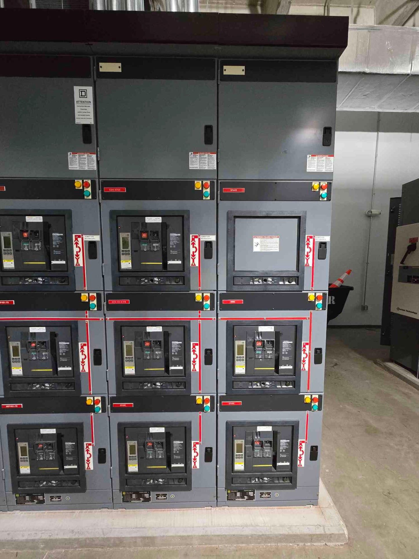 Square D Power-Zone 4 Switchgear 4000A Main & 8x NW16H2 1600A Breakers (109355)