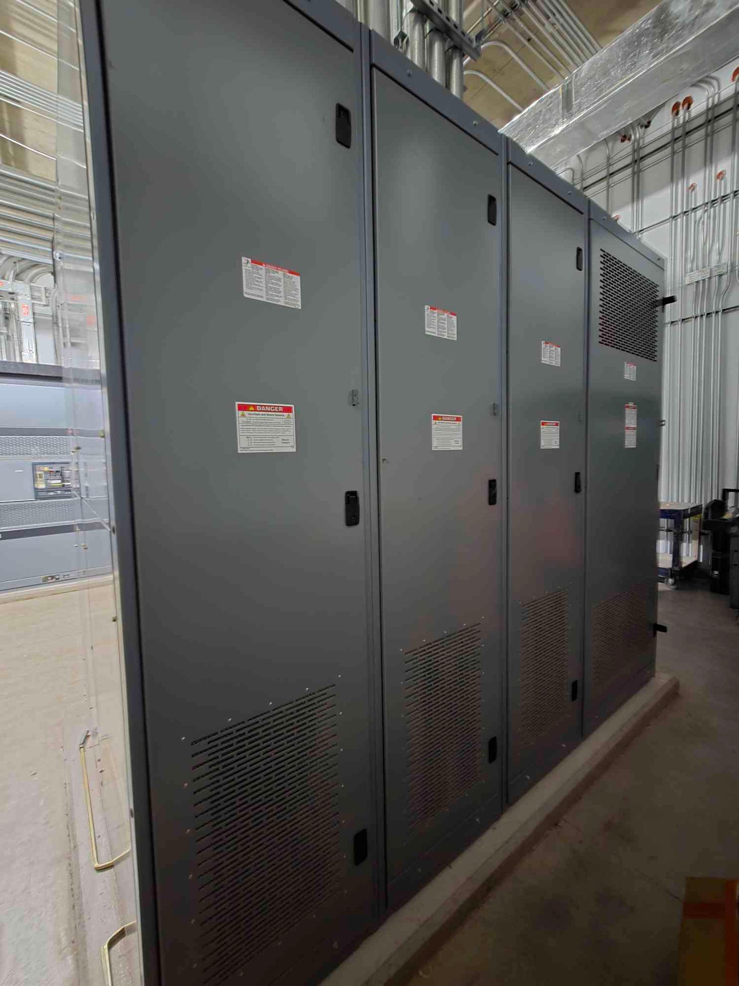 Square D Power-Zone 4 Switchgear 4000A Main & 8x NW16H2 1600A Breakers (109355)