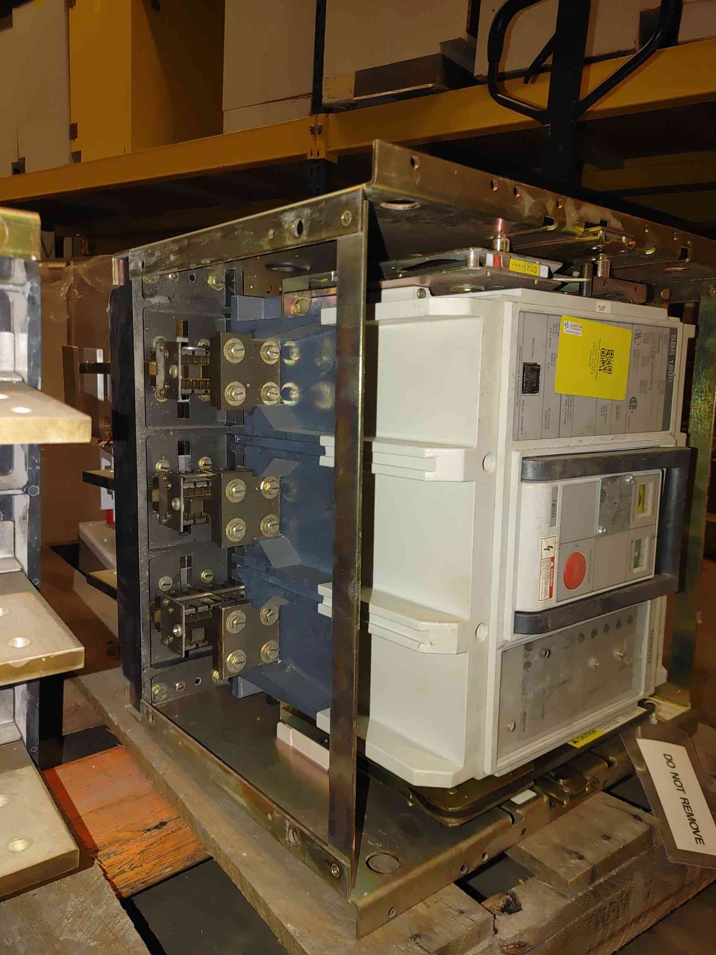 Siemens 1600A 3 Pole Breaker 600VAC SBS2016 in Chassis (108454)