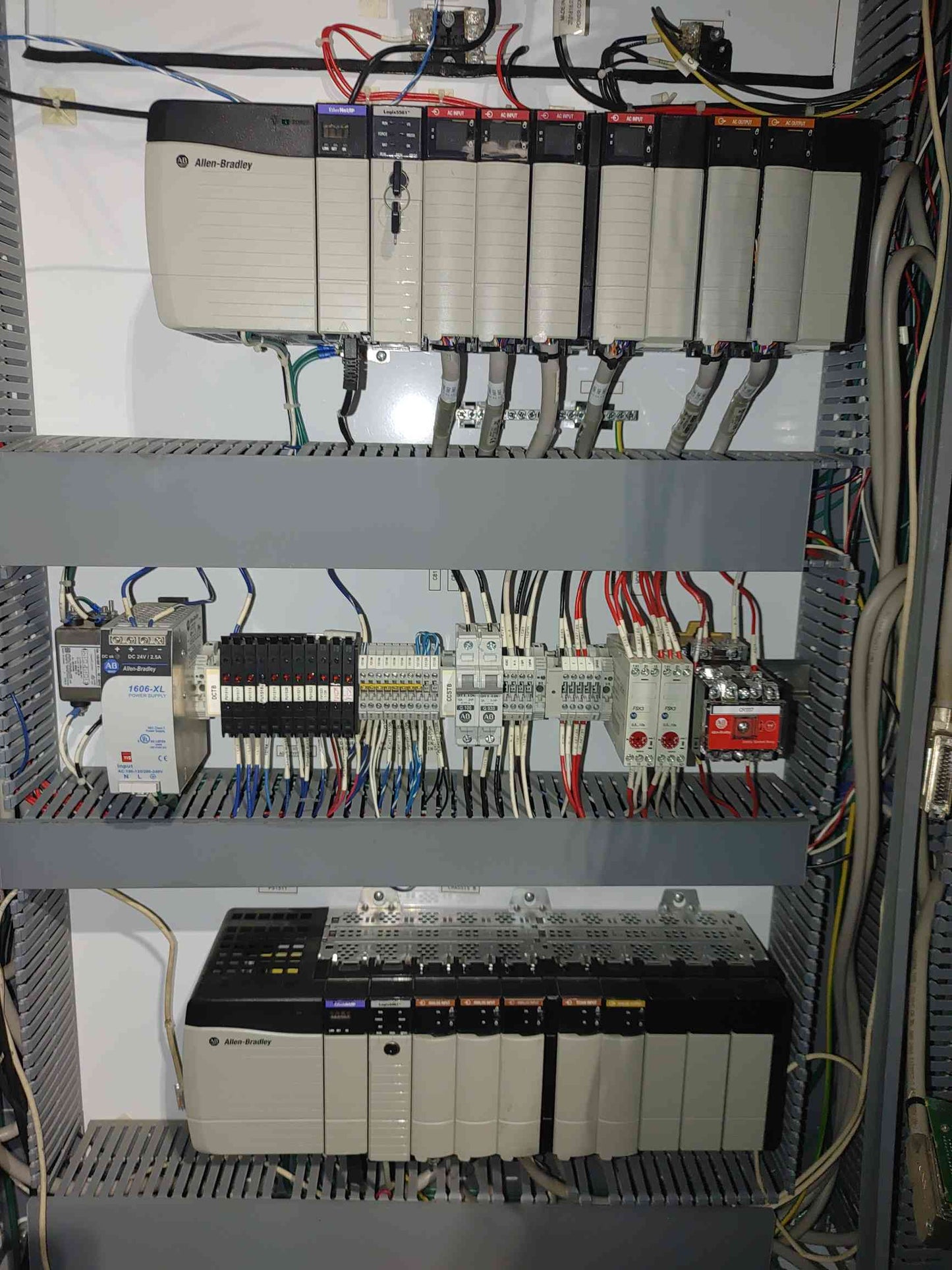 Rockwell Automation Control Panel 1606-XL (SKU: 110978)