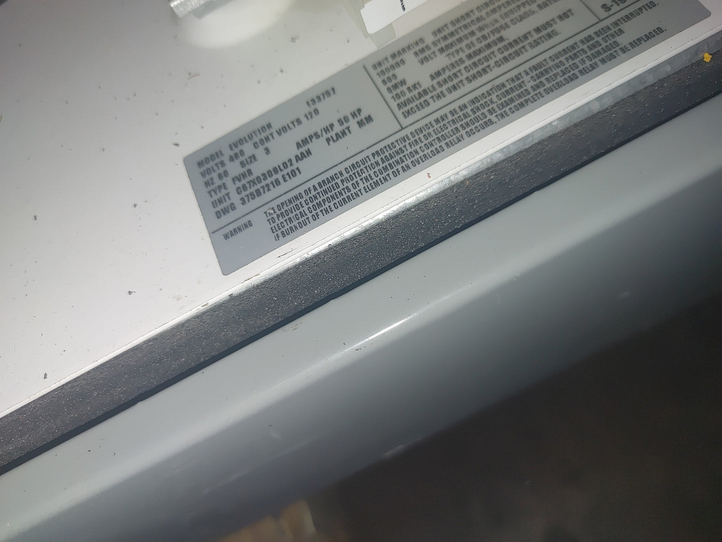 GE Evolution Series E9000 Motor Control Center 600A 480v 2 Section 8 Buckets