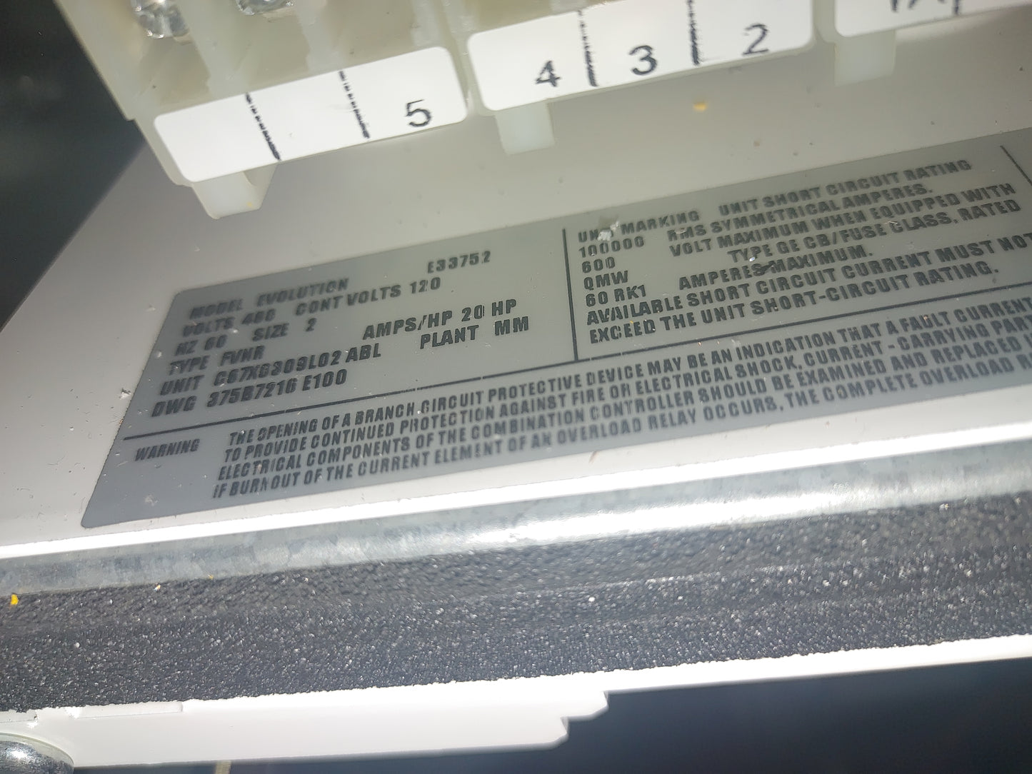 GE Evolution Series E9000 Motor Control Center 600A 480v 2 Section 8 Buckets