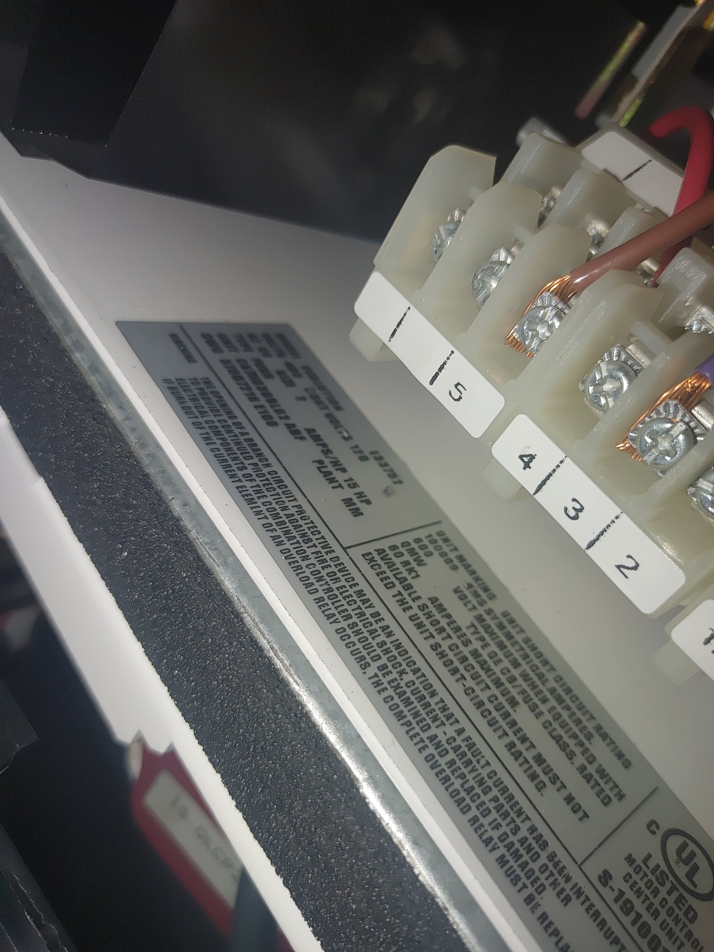 GE Evolution Series E9000 Motor Control Center 600A 480v 2 Section 8 Buckets