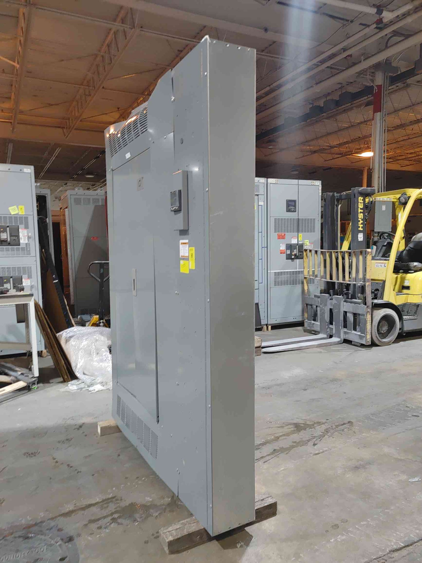 1000A Square-D HCR-U I-Line Panelboard 480/277 3PH 8 Breakers & Main (SKU: 111331)